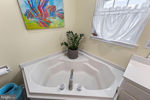 27616 HARNESS LN, Salisbury, MD 21801