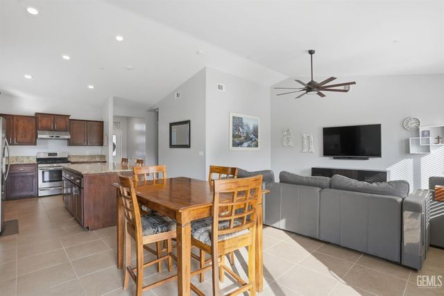 9407 Laurelwood Court, Shafter, CA 93263