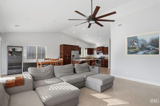 9407 Laurelwood Court, Shafter, CA 93263