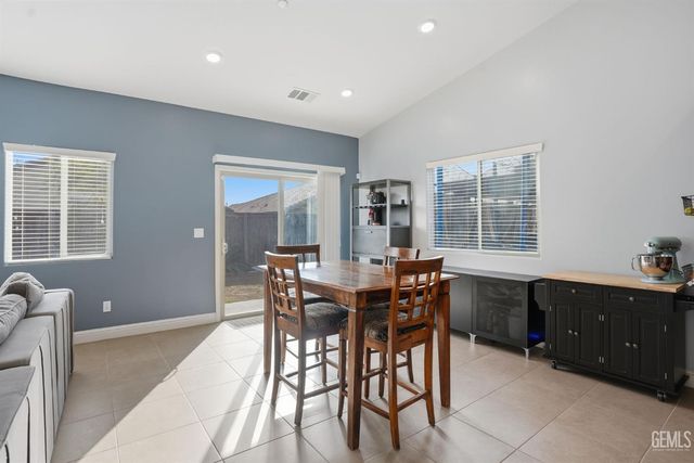 9407 Laurelwood Court, Shafter, CA 93263