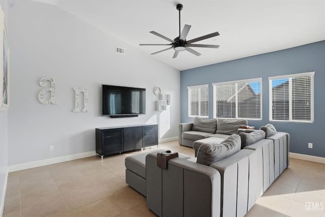 9407 Laurelwood Court, Shafter, CA 93263