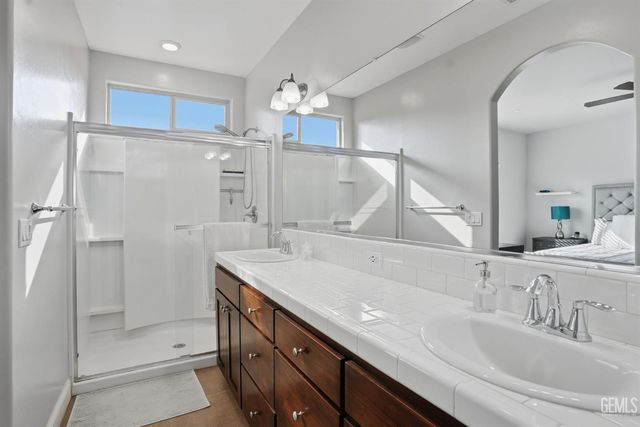 9407 Laurelwood Court, Shafter, CA 93263