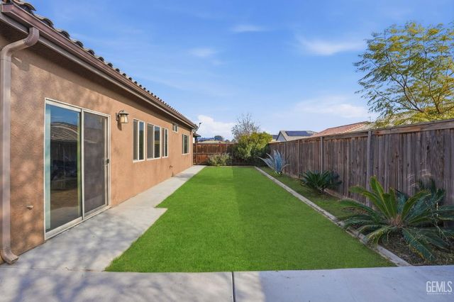 9407 Laurelwood Court, Shafter, CA 93263