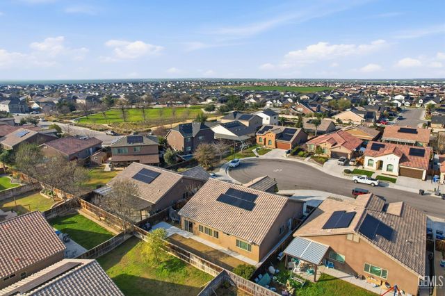 9407 Laurelwood Court, Shafter, CA 93263