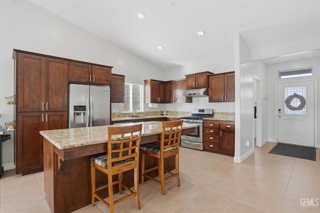 9407 Laurelwood Court, Shafter, CA 93263