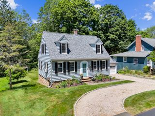29 Hotchkiss Grove Road, Branford, CT 06405