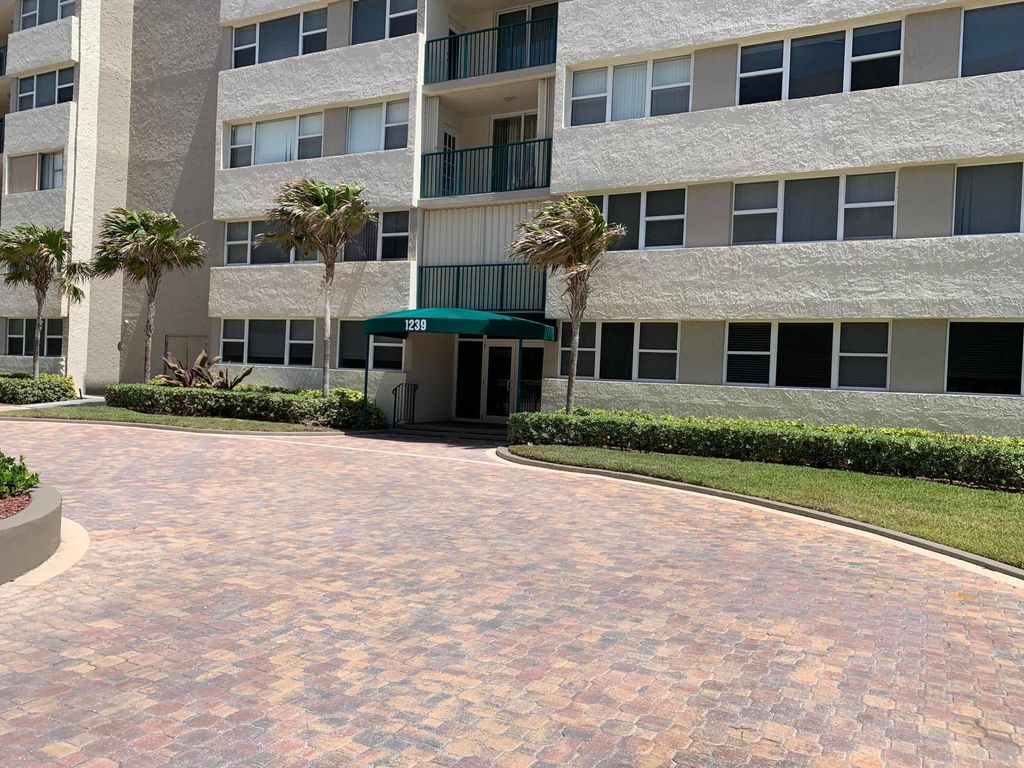 1237 S HILLSBORO MILE Hillsboro Mile N 601, Hillsboro Beach, FL 33062
