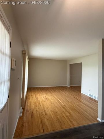 35109 Dearing Drive, Sterling Heights, MI 48312