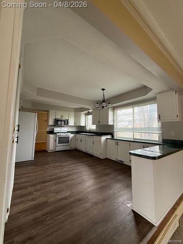 35109 Dearing Drive, Sterling Heights, MI 48312