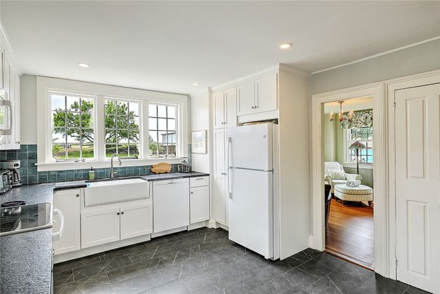 148 Fogland Road, Tiverton, RI 02878