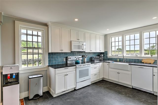 148 Fogland Road, Tiverton, RI 02878