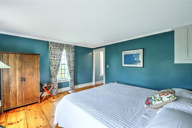148 Fogland Road, Tiverton, RI 02878