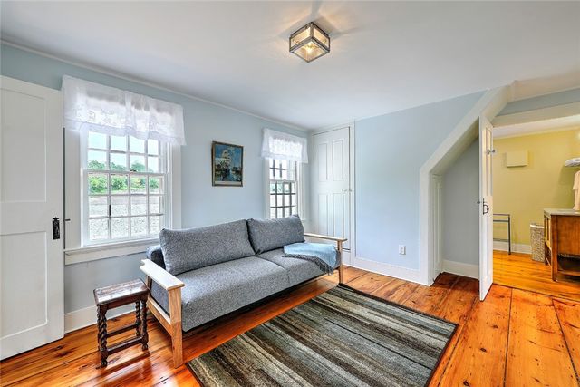 148 Fogland Road, Tiverton, RI 02878