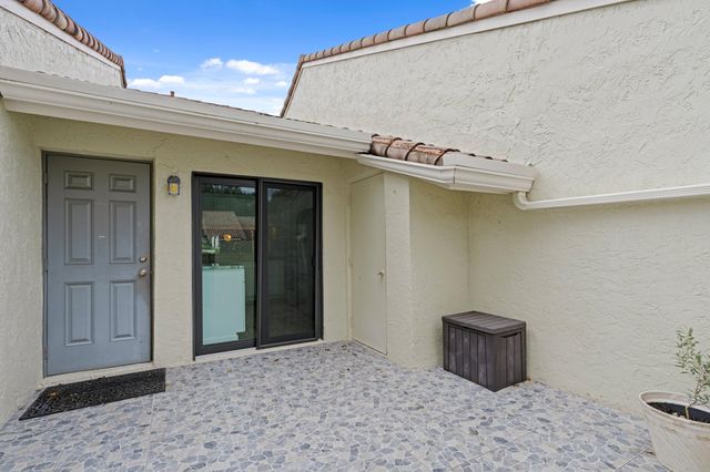 490 Hardwood Place, Boca Raton, FL 33431