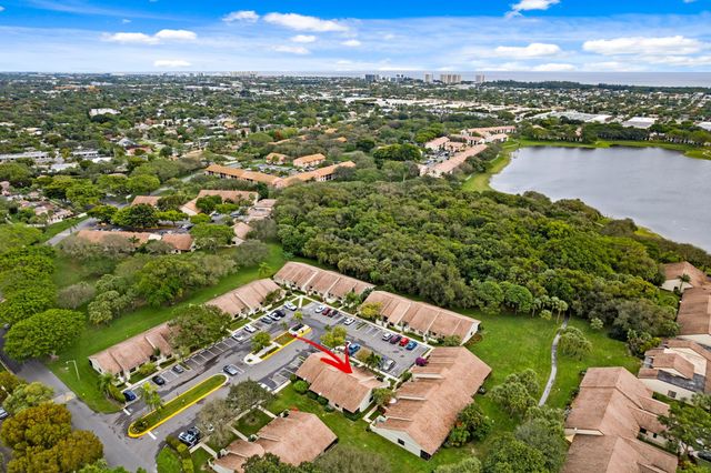 490 Hardwood Place, Boca Raton, FL 33431