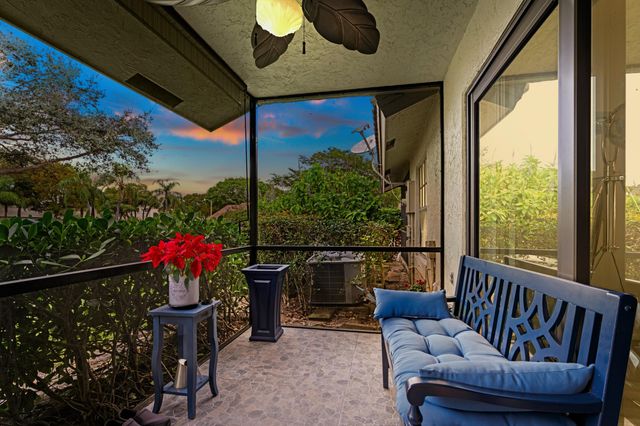 490 Hardwood Place, Boca Raton, FL 33431