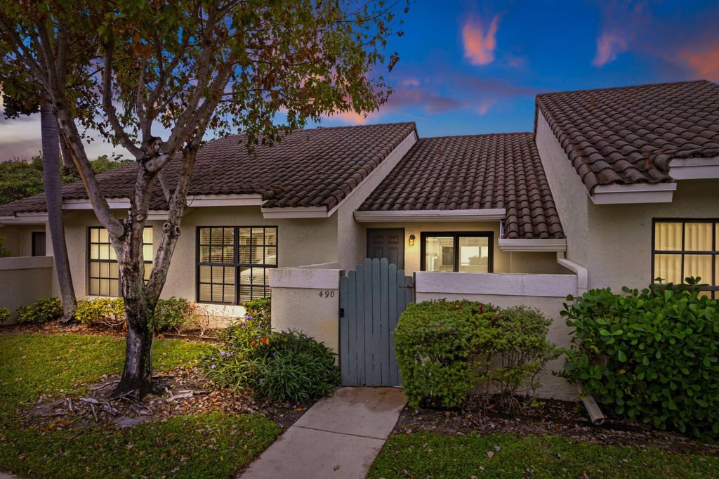 490 Hardwood Place, Boca Raton, FL 33431