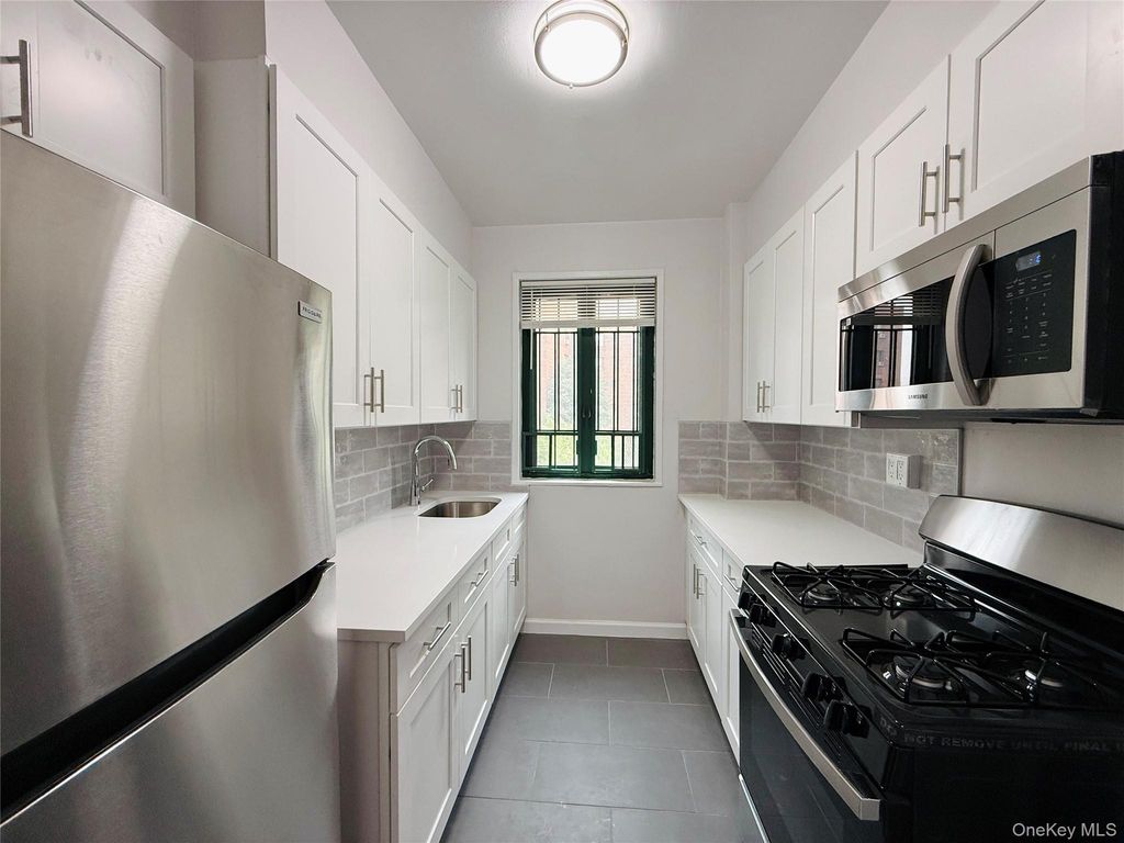1705 Purdy Street 3C, Bronx, NY 10462 — exterior
