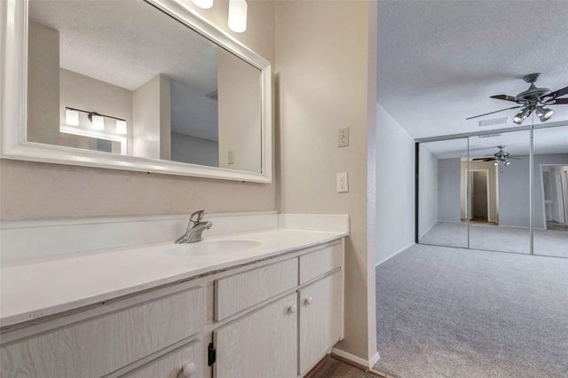 2952 Meadowgrass Lane 173, Houston, TX 77082