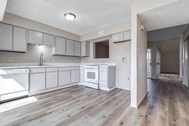 2952 Meadowgrass Lane 173, Houston, TX 77082