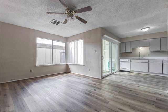 2952 Meadowgrass Lane 173, Houston, TX 77082