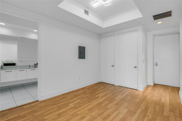 55 SE 6th St 4100, Miami, FL 33131