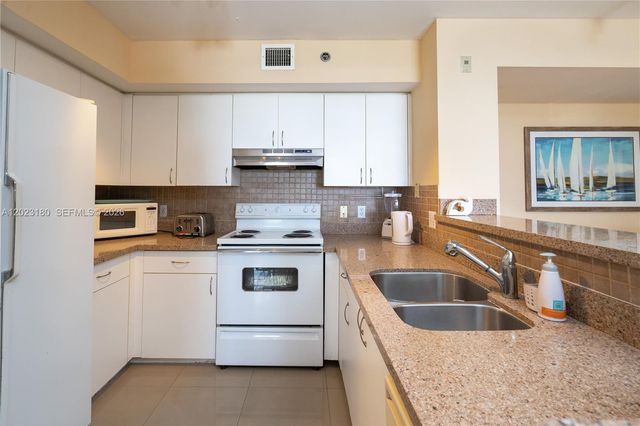 19601 E Country Club Dr 7606, Aventura, FL 33180