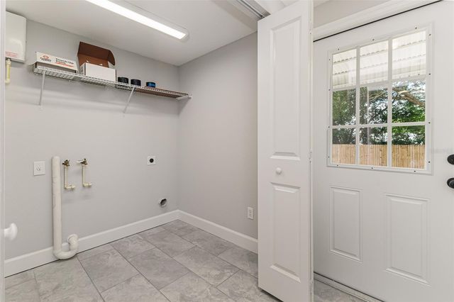 340 WEAVER AVENUE, Lake Wales, FL 33853