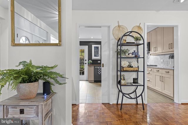 2 WALNUT RIDGE RD, Greenville, DE 19807