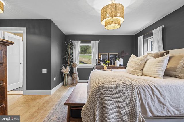 2 WALNUT RIDGE RD, Greenville, DE 19807