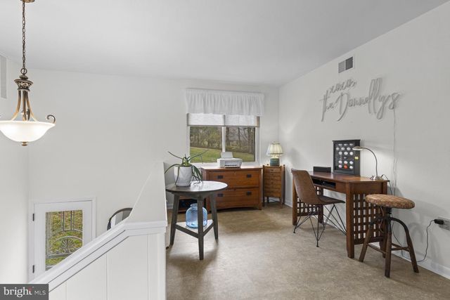 2 WALNUT RIDGE RD, Greenville, DE 19807