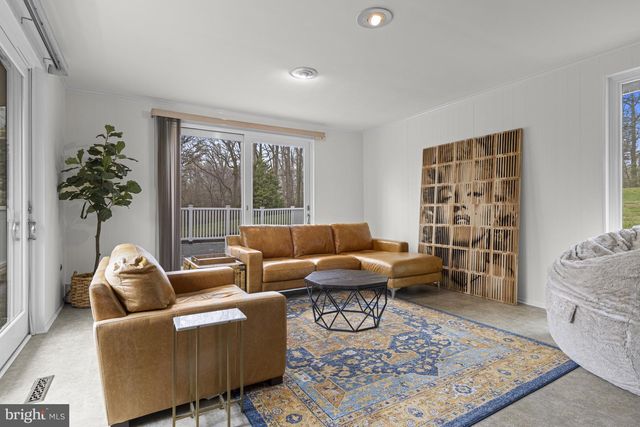 2 WALNUT RIDGE RD, Greenville, DE 19807