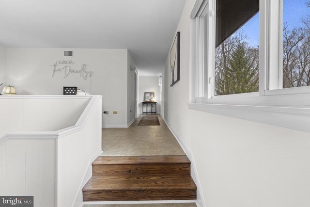 2 WALNUT RIDGE RD, Greenville, DE 19807