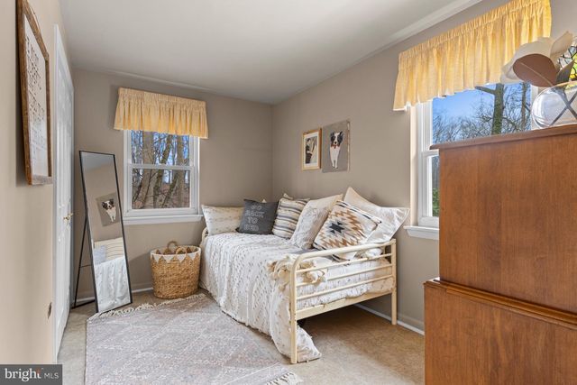 2 WALNUT RIDGE RD, Greenville, DE 19807