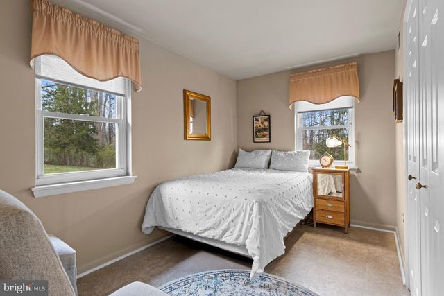 2 WALNUT RIDGE RD, Greenville, DE 19807