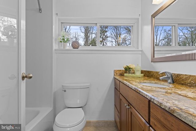 2 WALNUT RIDGE RD, Greenville, DE 19807