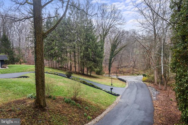 2 WALNUT RIDGE RD, Greenville, DE 19807