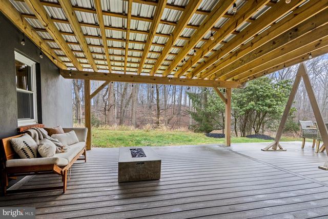 2 WALNUT RIDGE RD, Greenville, DE 19807