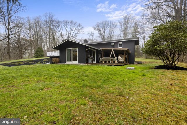 2 WALNUT RIDGE RD, Greenville, DE 19807