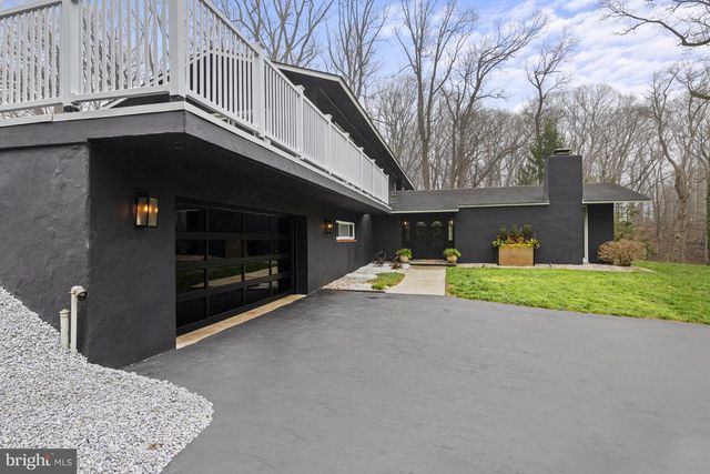 2 WALNUT RIDGE RD, Greenville, DE 19807