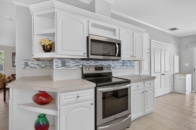 5 Montilla Way, Port St. Lucie, Port St Lucie, FL 34952