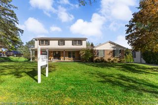 2126 Grenadier Drive, Troy, MI 48098