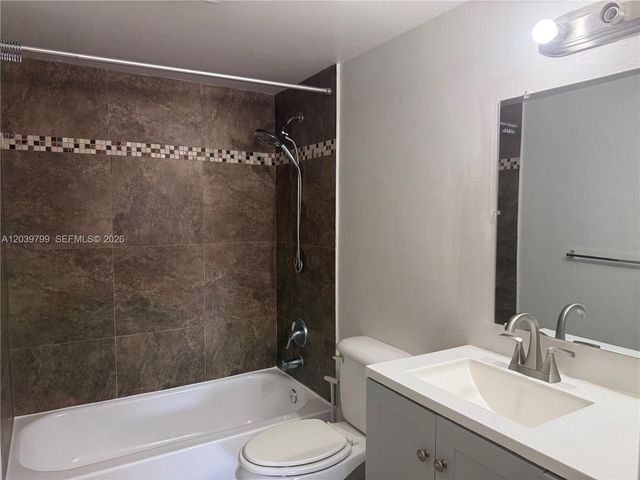 715 NE 2nd Avenue 204, Fort Lauderdale, FL 33304