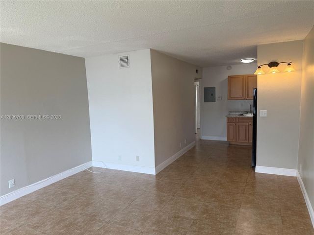 715 NE 2nd Avenue 204, Fort Lauderdale, FL 33304