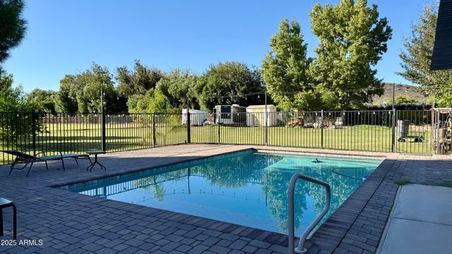 4518 W CRIVELLO Avenue B, Laveen, AZ 85339