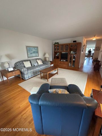 300 New York Avenue AVE, Point Pleasant Beach, NJ 08742