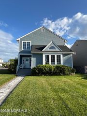 300 New York Avenue AVE, Point Pleasant Beach, NJ 08742