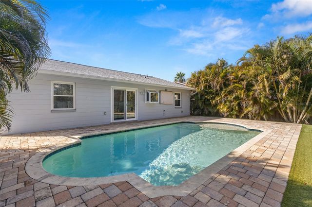 3309 W NAPOLEON AVENUE, Tampa, FL 33611