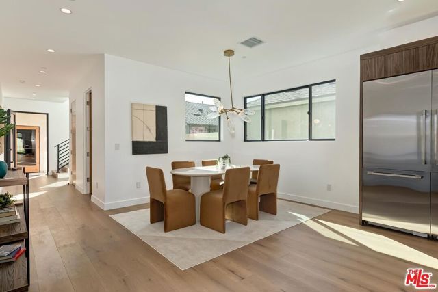 4266 Grand View Boulevard, Los Angeles, CA 90066