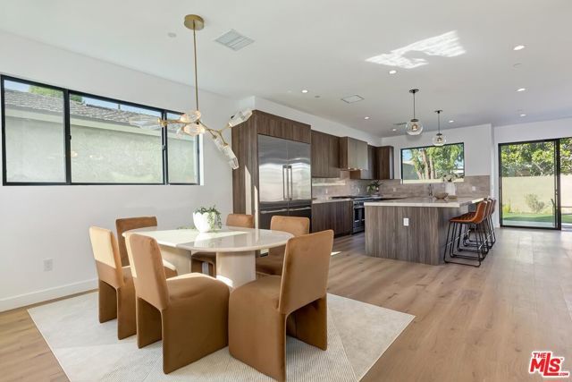 4266 Grand View Boulevard, Los Angeles, CA 90066